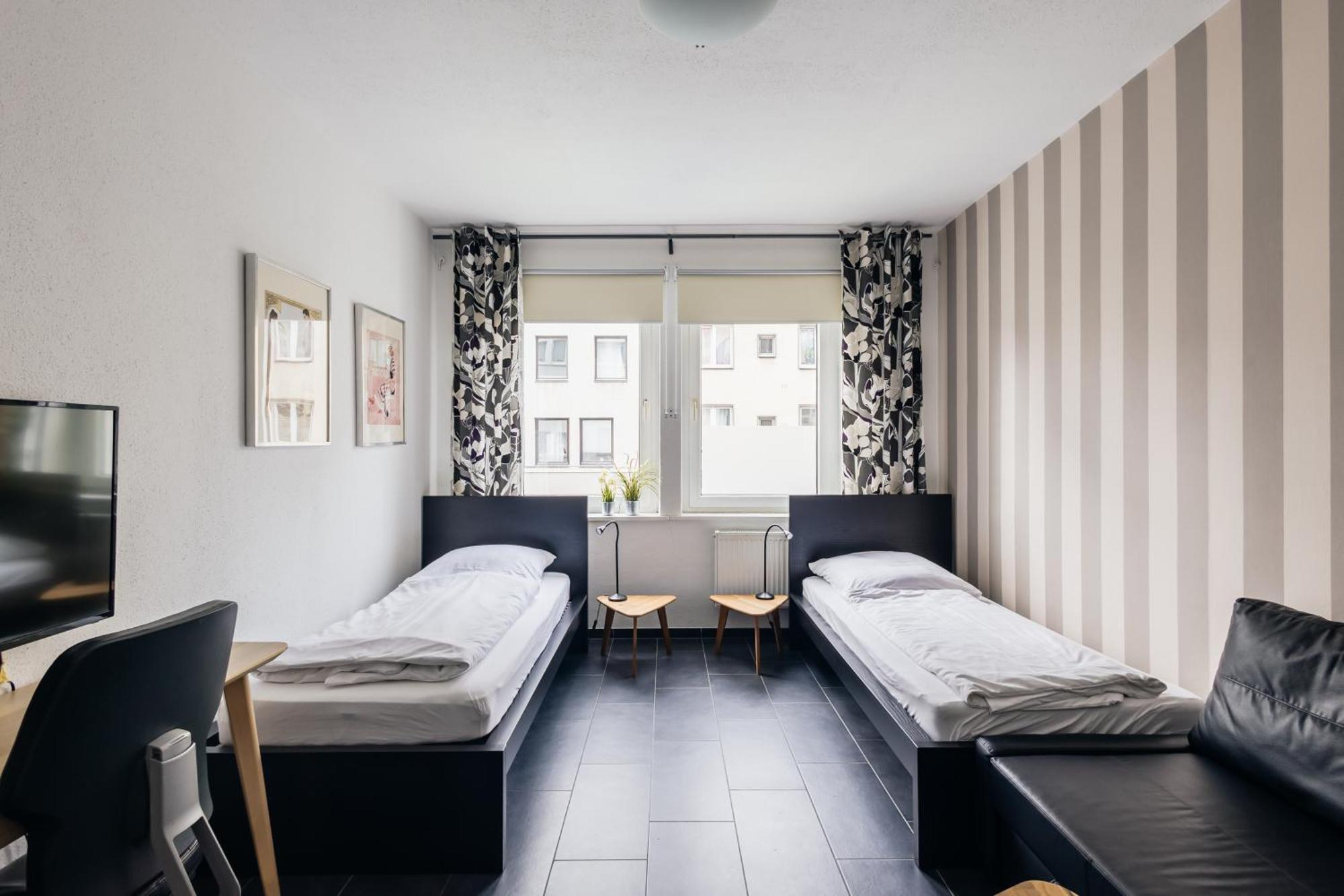 Centrally Located 2-Room Apartment Hannover Esterno foto