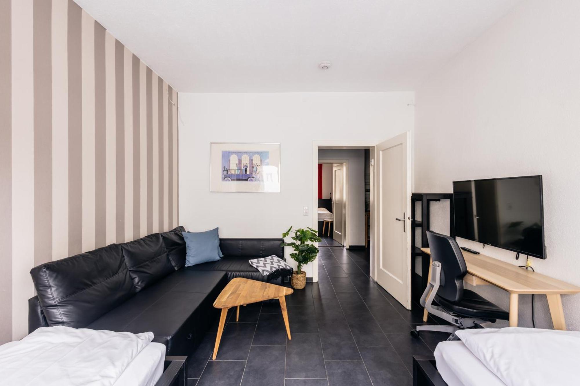 Centrally Located 2-Room Apartment Hannover Esterno foto