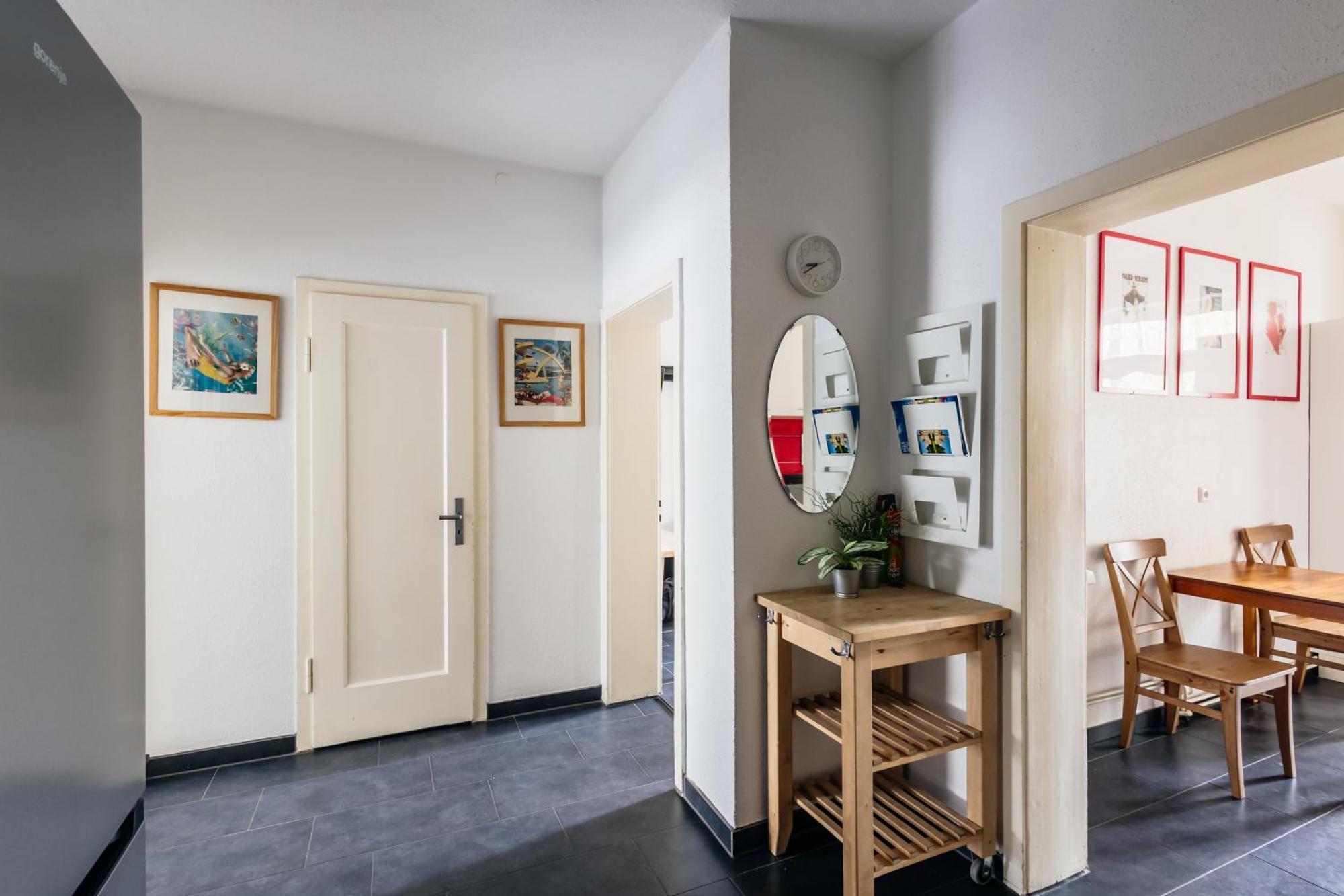 Centrally Located 2-Room Apartment Hannover Esterno foto