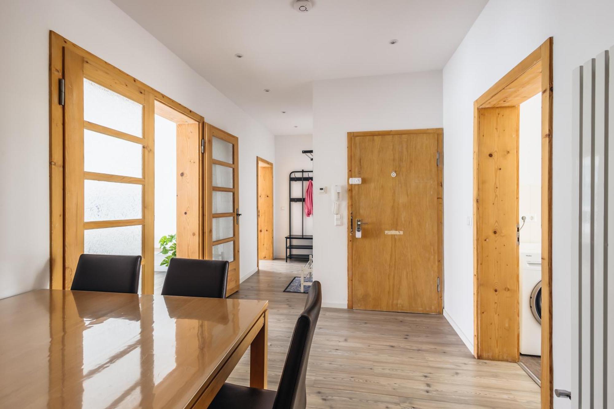 Centrally Located 2-Room Apartment Hannover Esterno foto