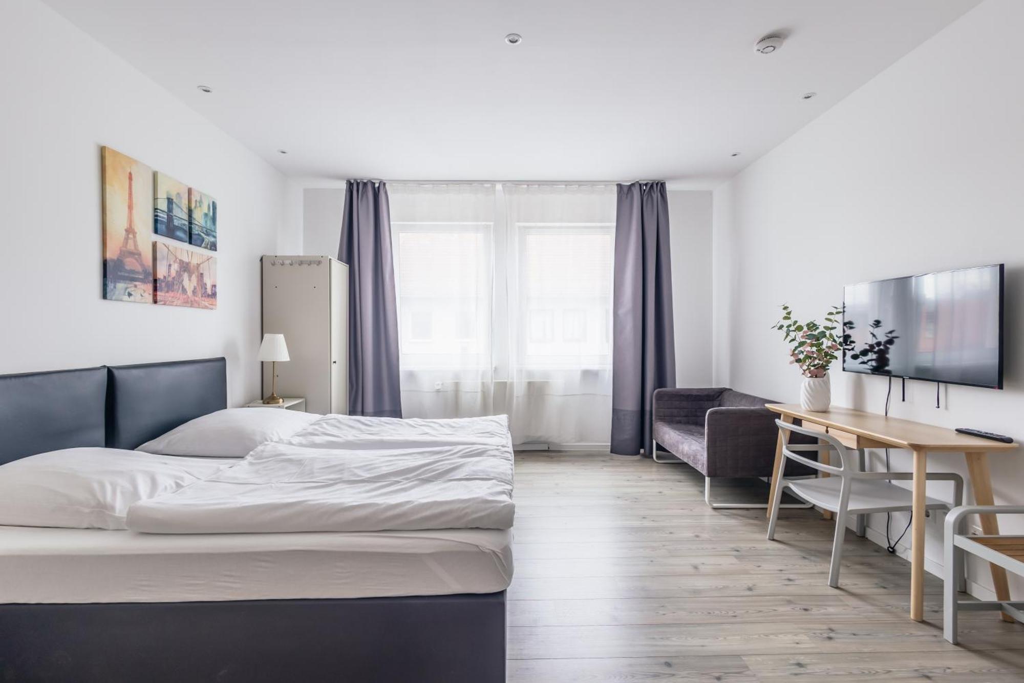 Centrally Located 2-Room Apartment Hannover Esterno foto
