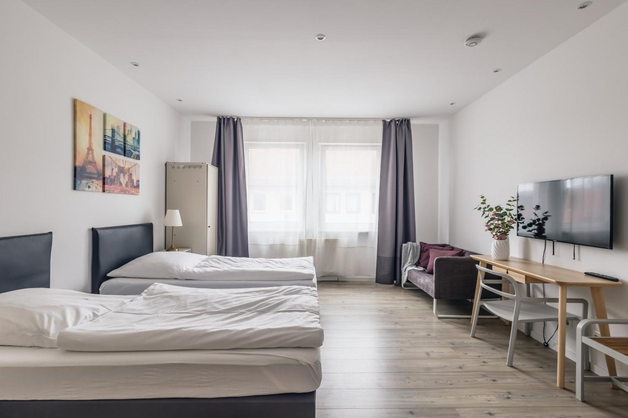Centrally Located 2-Room Apartment Hannover Esterno foto