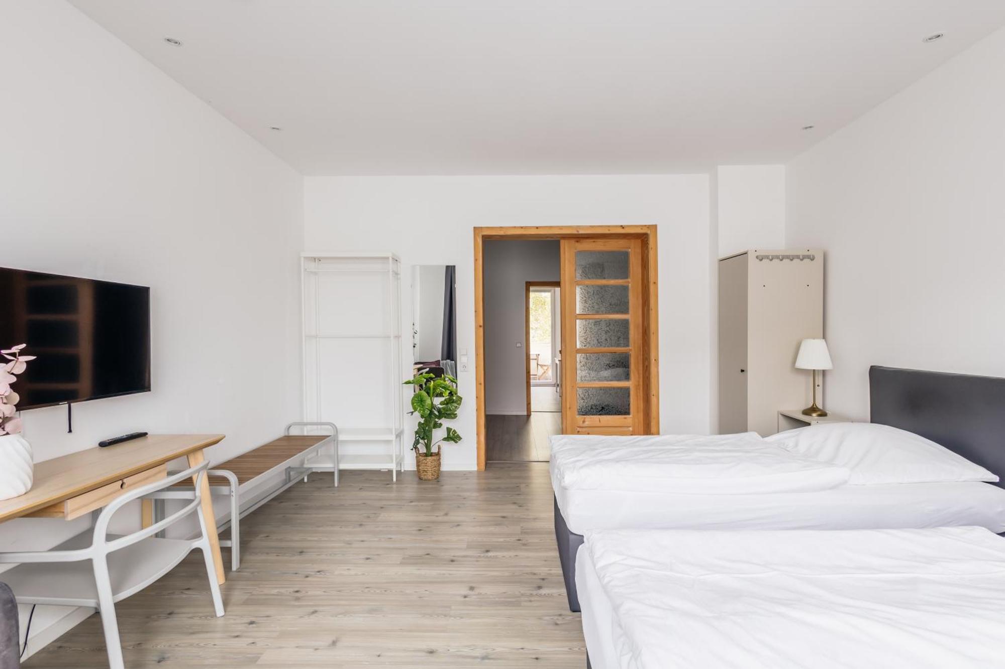 Centrally Located 2-Room Apartment Hannover Esterno foto